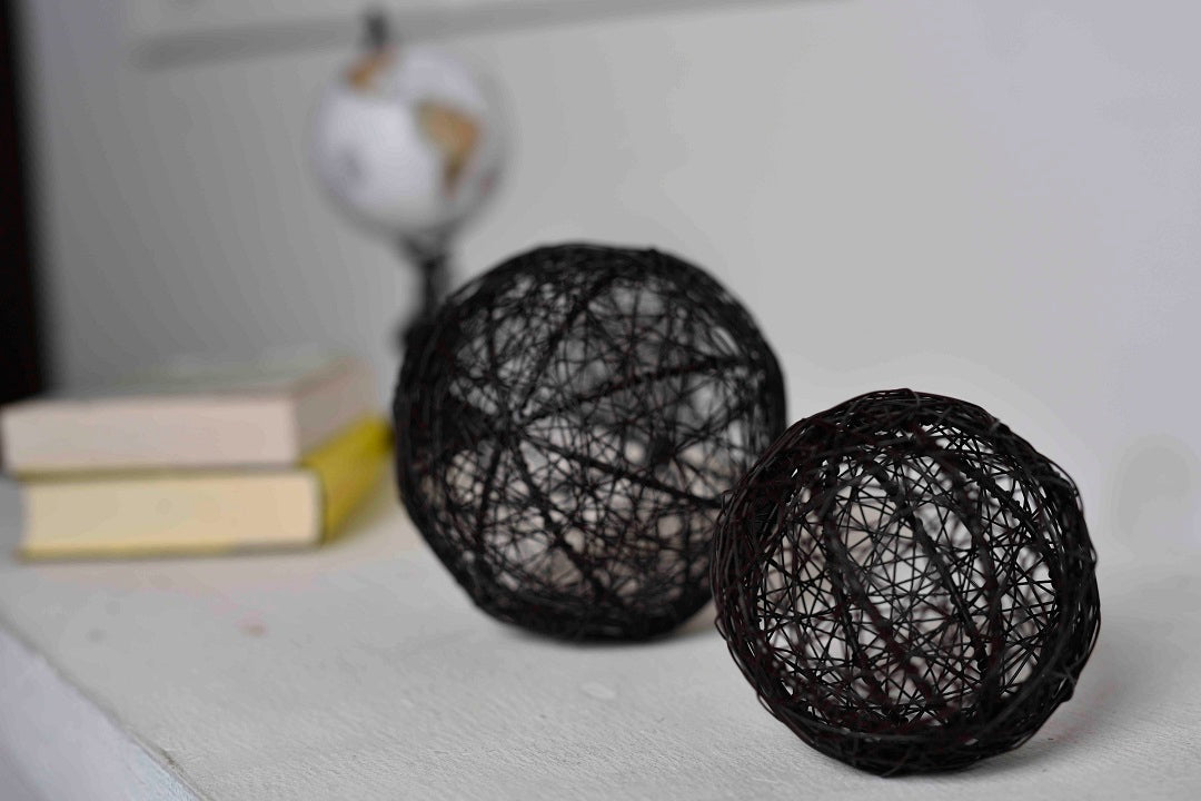 Noire Decorative Wire Orbs Set
