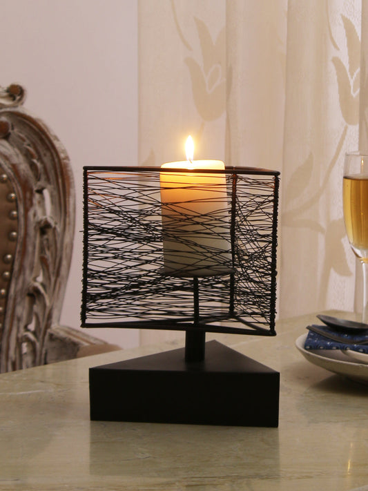Geo Triangle wire candlestand